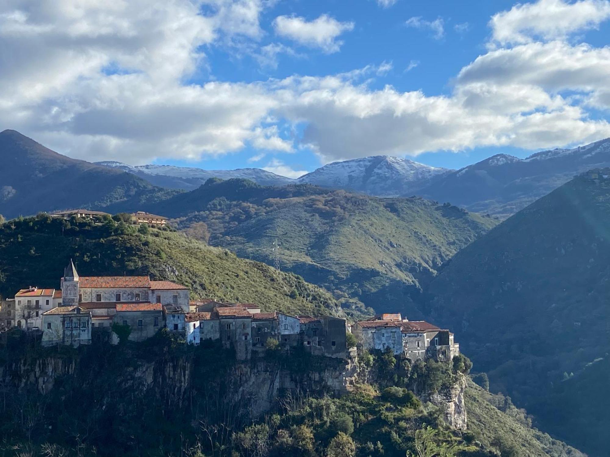 La Terrazza Nel Borgo Hotel Tortora Eksteriør billede